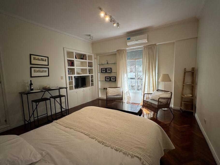 Charming Atelier In The Heart Of Recoleta Apartment