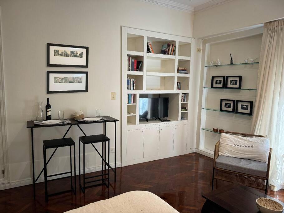 Charming Atelier In The Heart Of Recoleta *